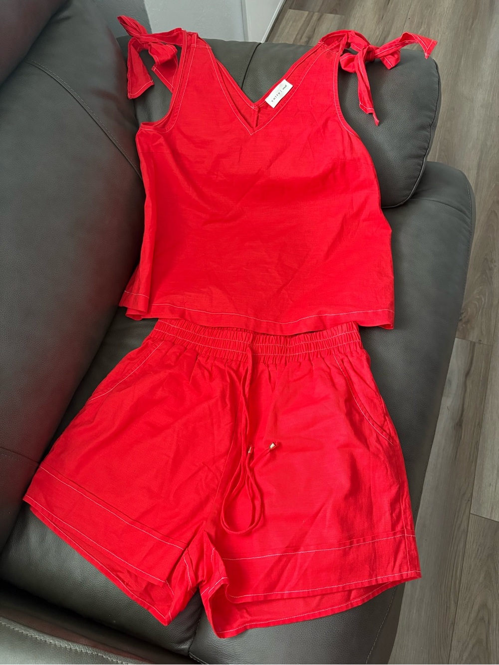 ❤️ NEW entro Bright Red V-Neck Tie-Strap Top shorts set